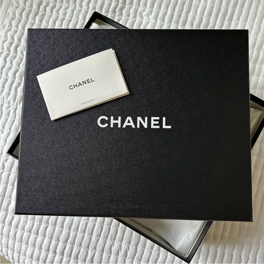Chanel Box - Picture 1 of 7